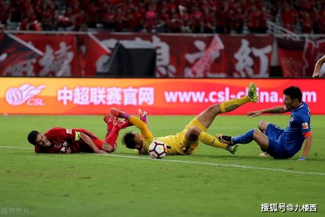 穆里尼奥指挥皇马逆转巴萨，防守反击战术再显效果